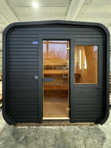 2M Cube No-Terrace Black 600x940-Window 2-levels-benches full-glass-door-1