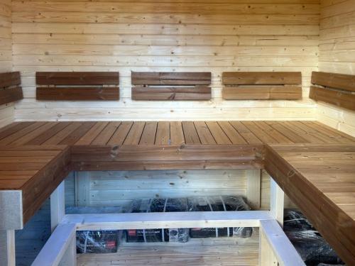 2M Cube TR-Teak leiliruum